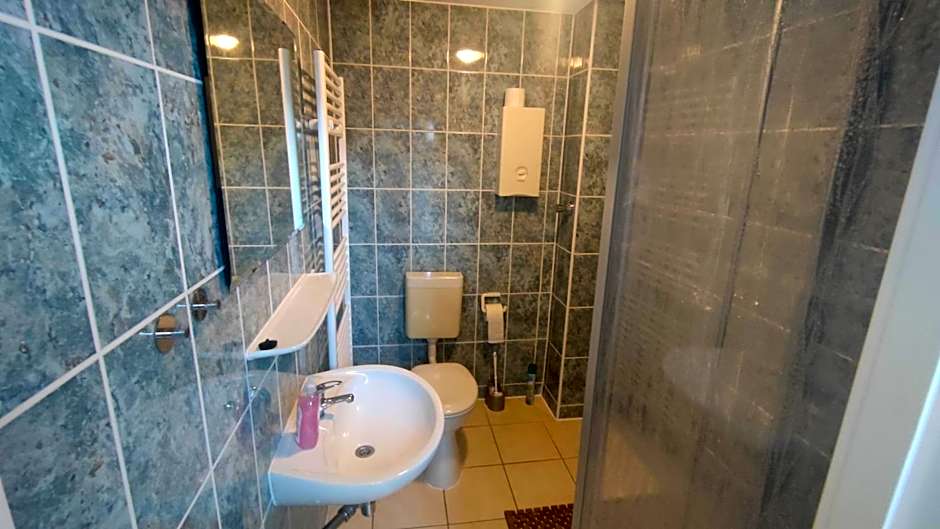 FEWO3-1 Zim-2 Einz Bett-2 Pers-Küche-Dusche WC