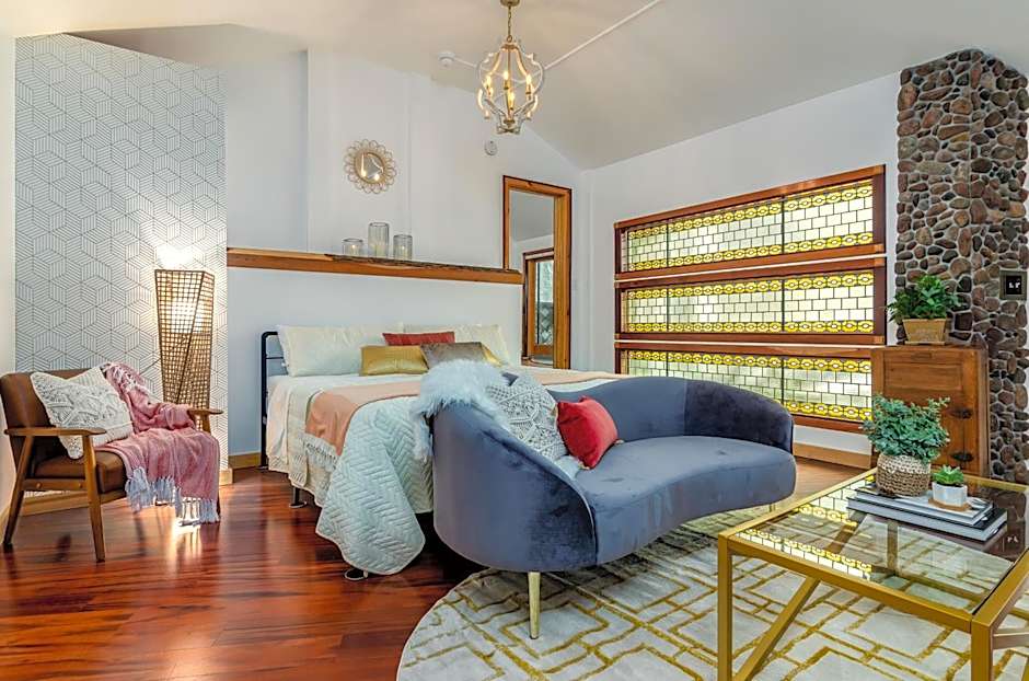 New Park Venue & Suites