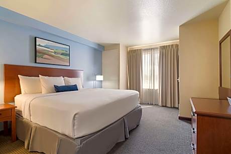 King Suite with Sitting Area