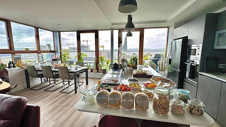 James Clow Bed & Breakfast & Apartments