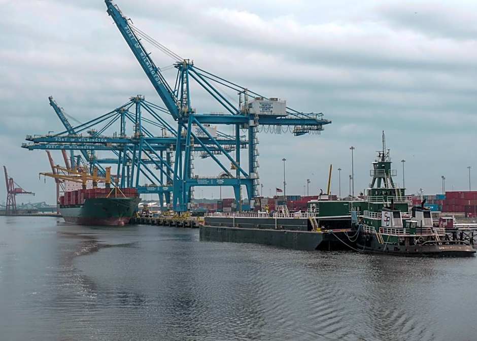 Holiday Inn Express And Suites Wilmington West - Medical Park By IHG