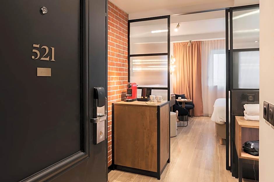 Golden Tulip Paris CDG Airport  Villepinte
