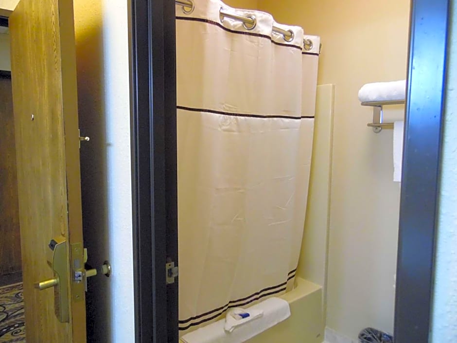 Best Western Teal Lake Inn