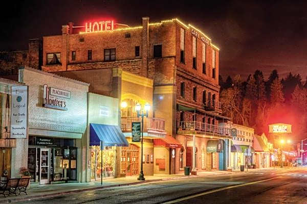 Historic Cary House Hotel