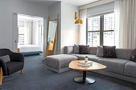 Corner, 1 Bedroom Suite, 1 King