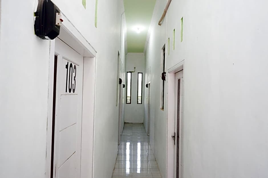 RedDoorz Syariah near Alun Alun Kajen