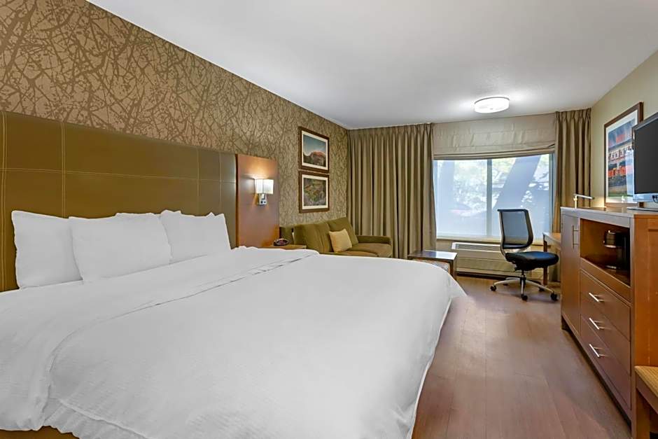 Best Western Plus Cottontree Inn