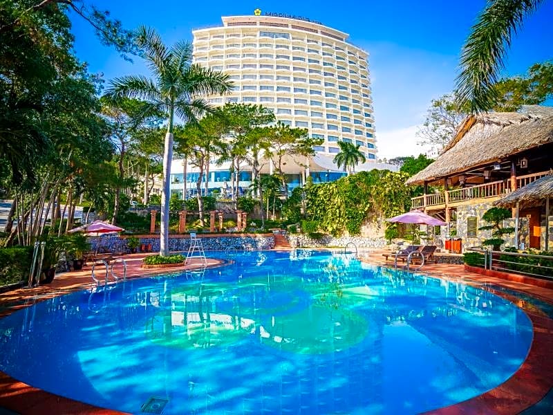 Photo 1 of 45 of Saigon Halong Hotel