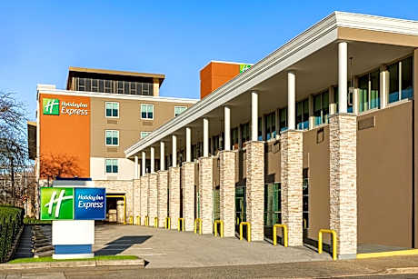 Holiday Inn Express Baltimore at the Stadiums by IHG
