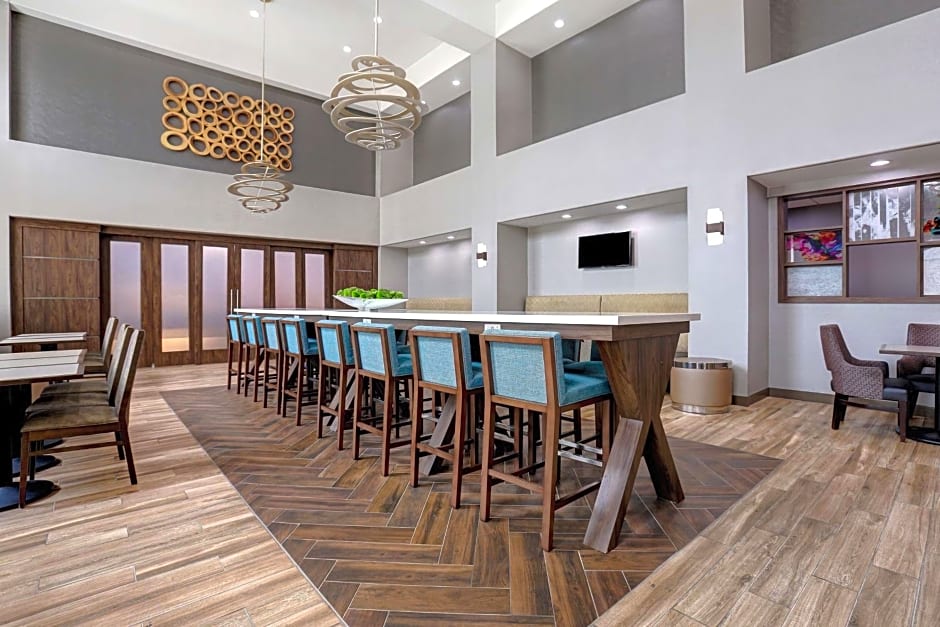 Hampton Inn By Hilton & Suites Dallas-Desoto