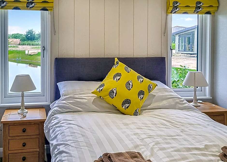 Lakeside Luxury Lodges