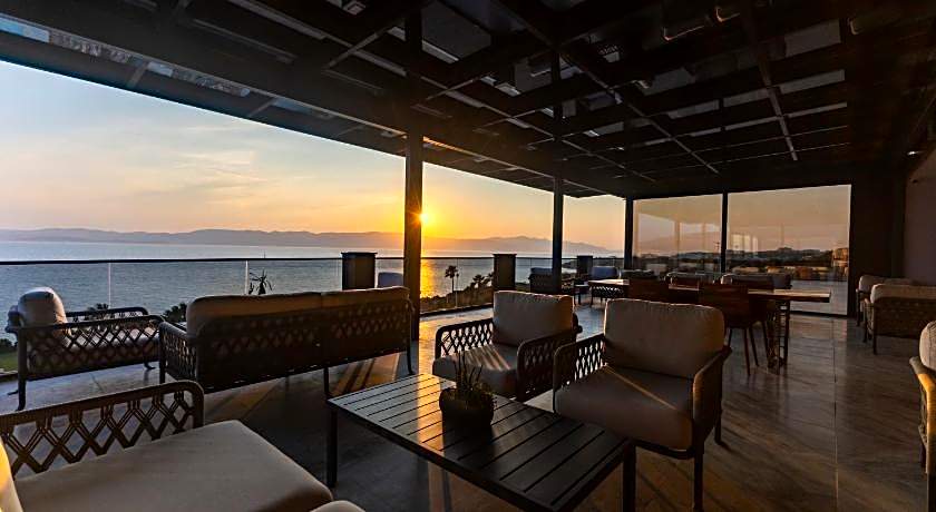 The Nowness Luxury Hotel & Spa