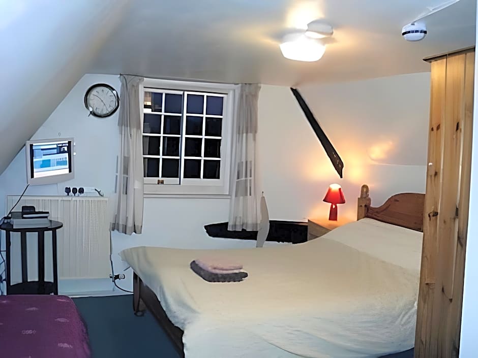 Three Horseshoes Inn