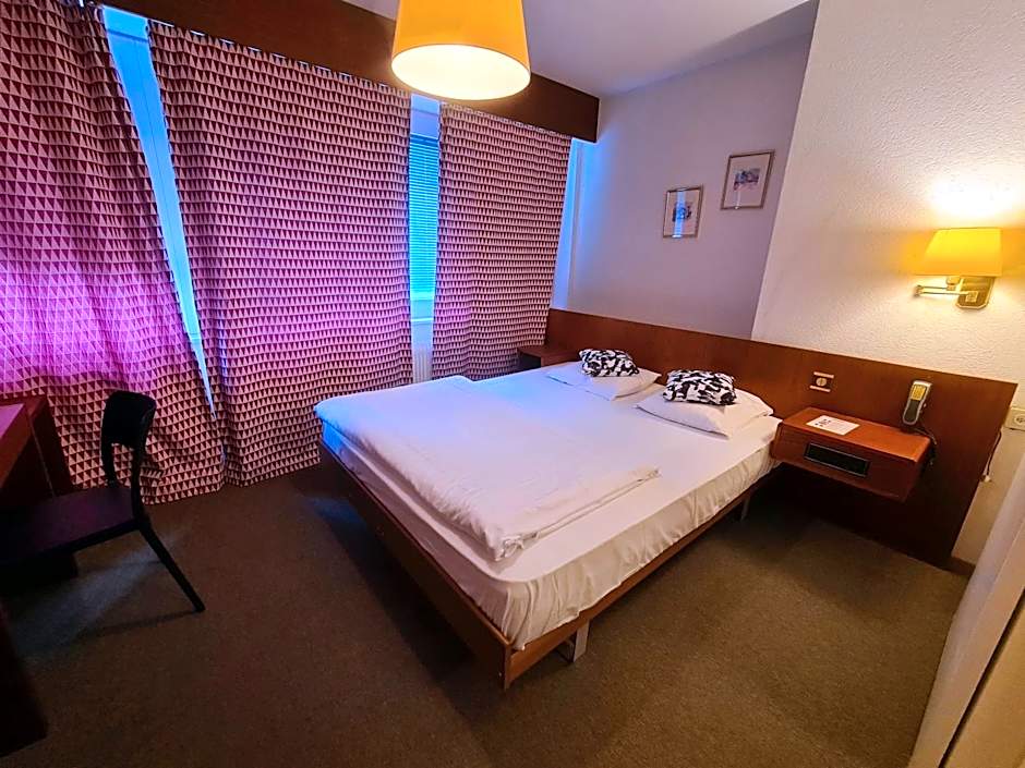 Hôtel de la Poste Martigny - City Center