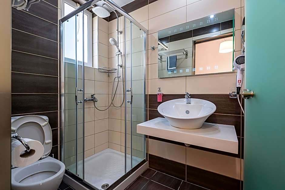 Cirillo Family Hotel-Christinas Studios