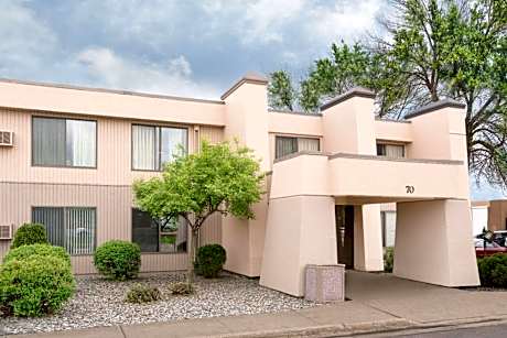 Days Inn by Wyndham St Cloud