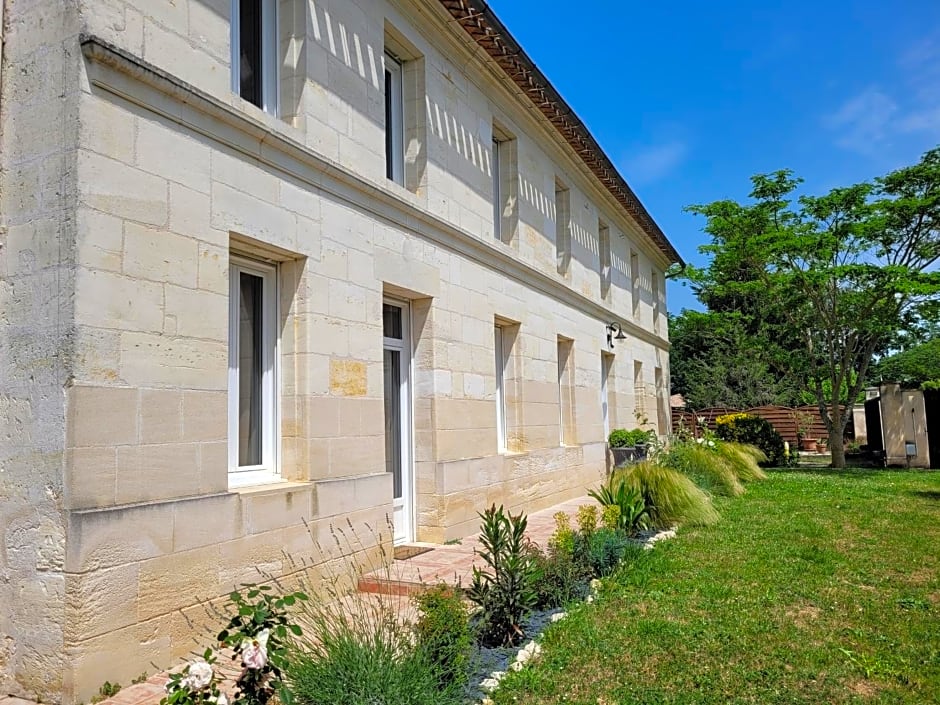 Chambre Bordeaux, piscine et spa