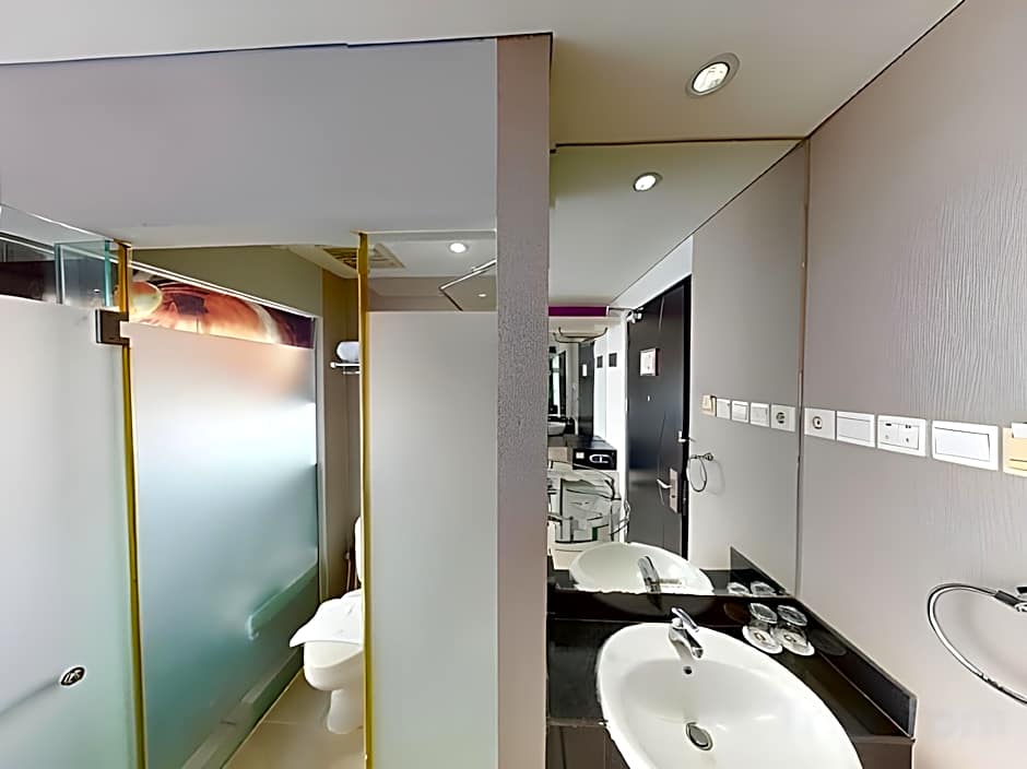 G Suites Hotel By AMITHYA