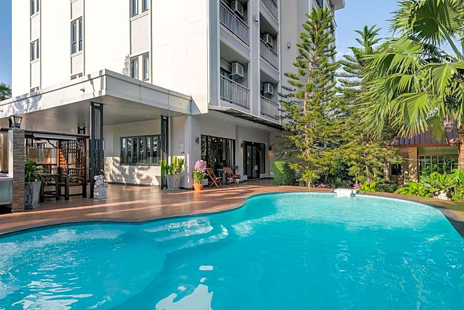 Golden Foyer Suvarnabhumi Airport Hotel