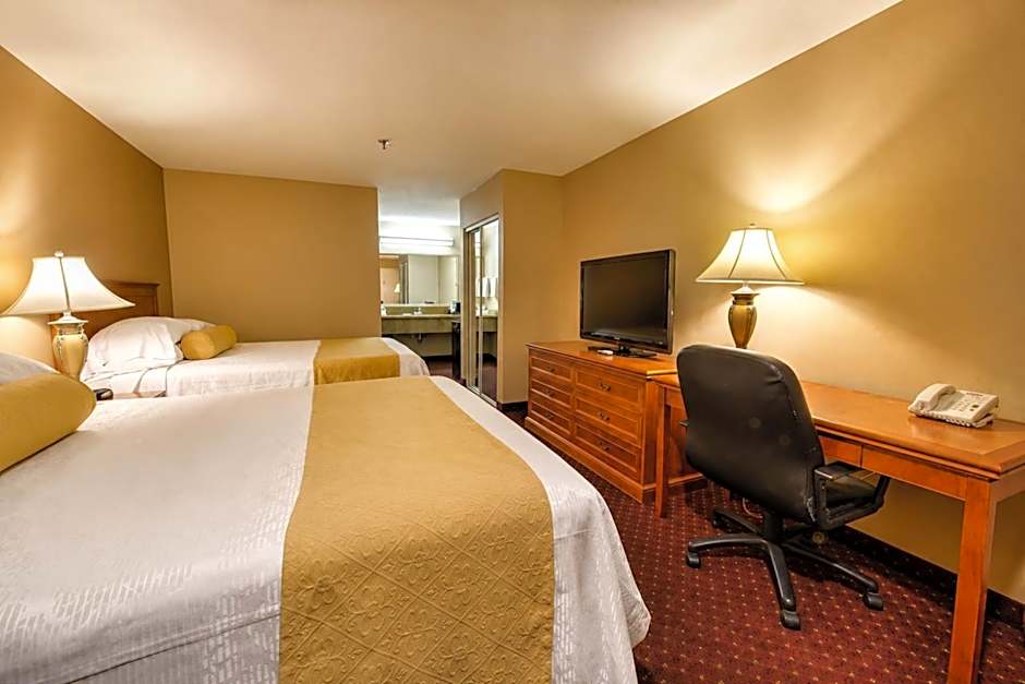 Burbank Inn and Suites