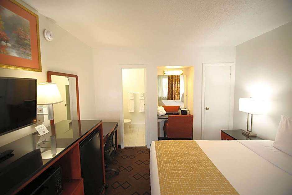 Travelodge by Wyndham Burbank-Glendale
