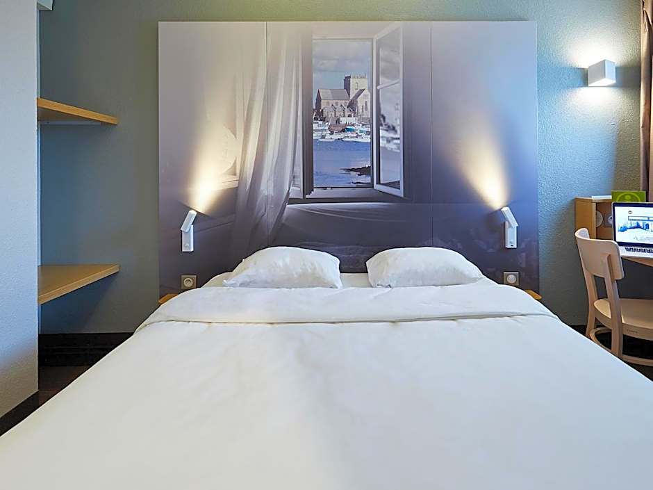 Photo 1 of 7 of Double Room