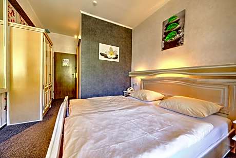 Double Room with Balcony and Spa Access
