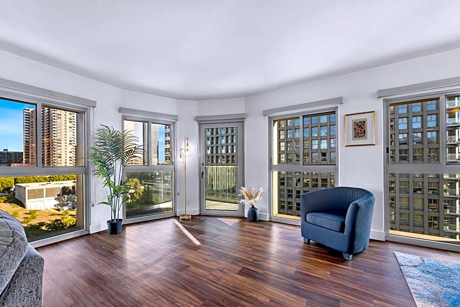 Modern Luxury 2 Bed with Panoramic City Views in Downtown LA