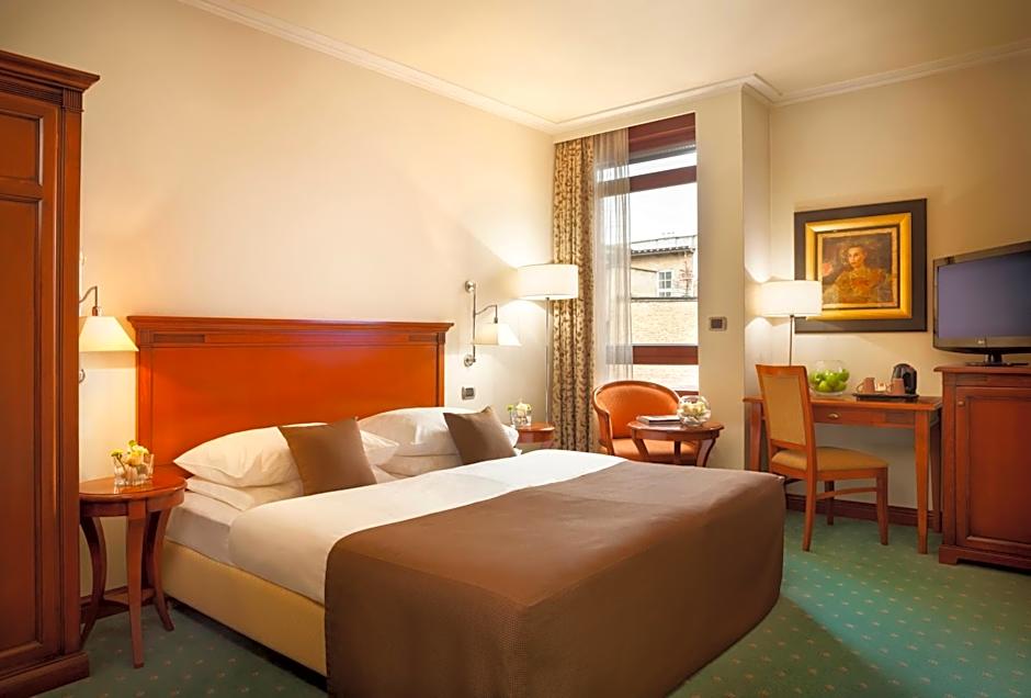 Best Western Premier Hotel Astoria