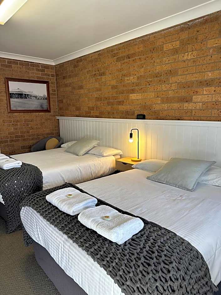 Deepwater Hotel