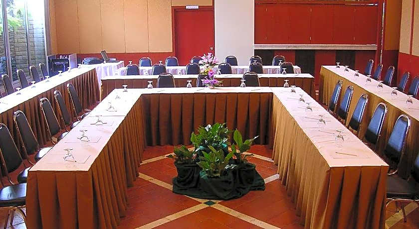 Hadyai Golden Crown Hotel