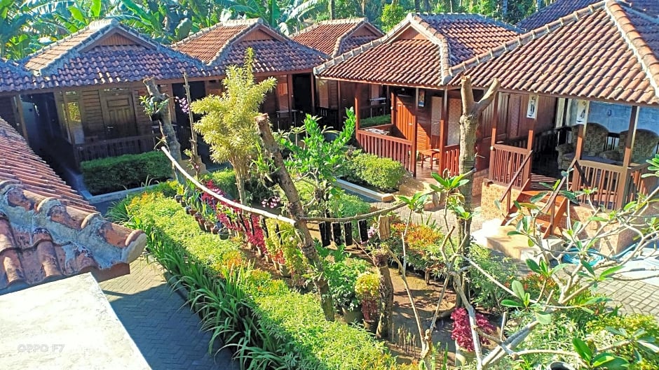Rumah Mertua Pulau Merah