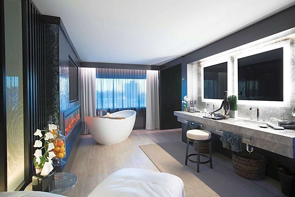 Sheraton Niagara Falls
