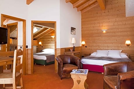 Suite with Mountain View