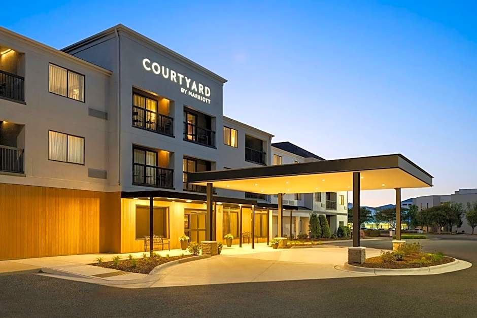 Courtyard by Marriott Greenville