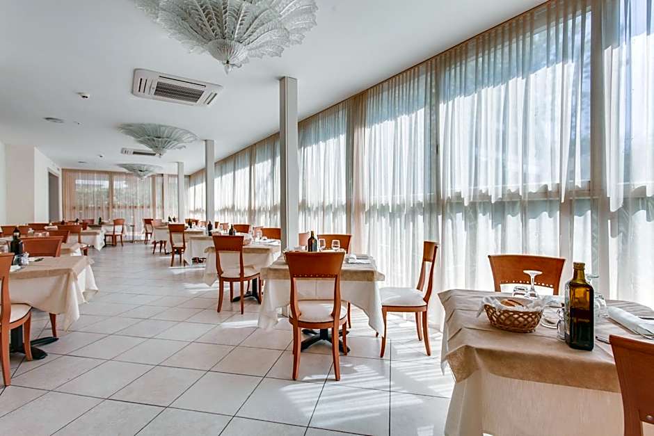 Hotel De La Ville