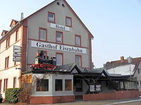 Hotel-Gasthof-Destille-Eisenbahn