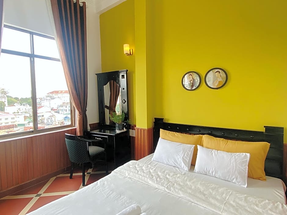 Chill House Dalat Hotel 