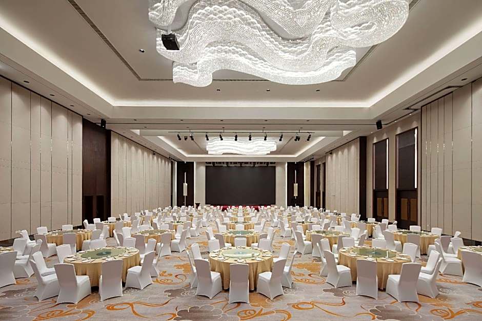 Days Hotel by Wyndham Fangchenggang Bailang Beach