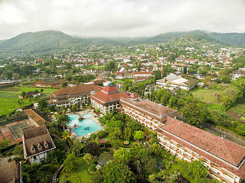 Royal Hotel and Villa Batu