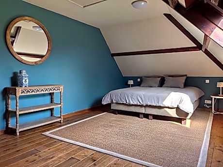 Apartment with Garden View