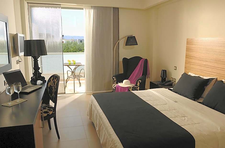 Angela Suites Boutique Hotel