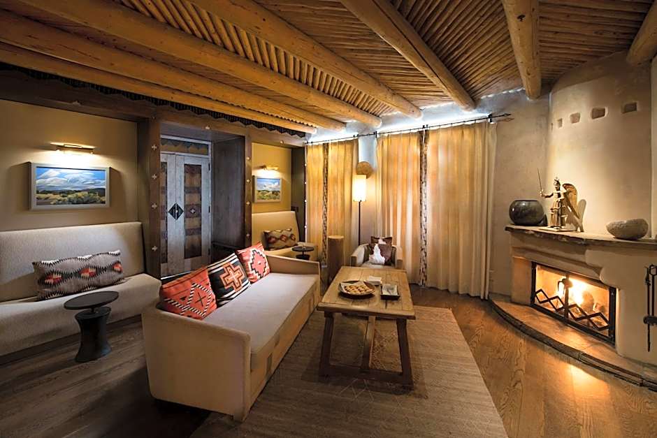 Rosewood Inn of the Anasazi