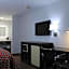 Econo Lodge Inn & Suites Southeast