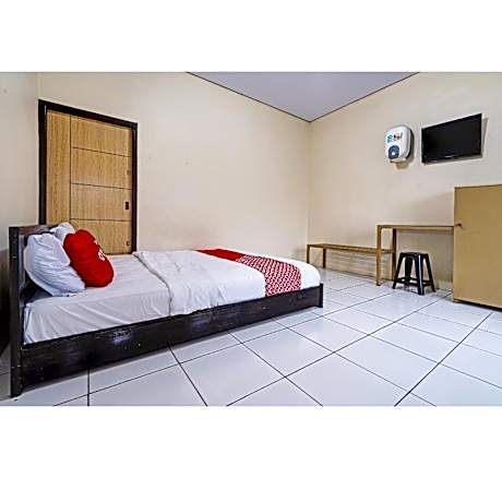 OYO LIFE 93634 Penginapan D'palinggihan Syariah