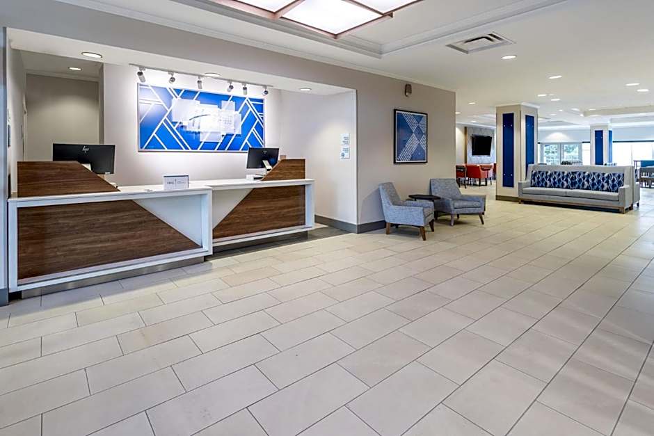 Holiday Inn Express & Suites Columbus at Northlake By IHG