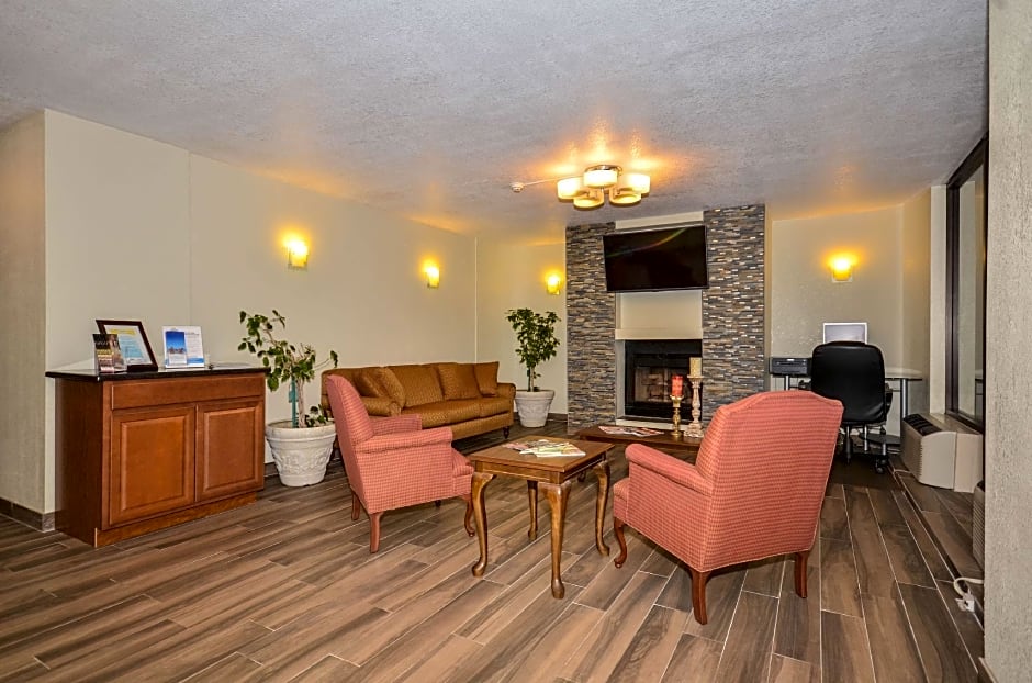 Days Inn by Wyndham Southern Hills/ORU