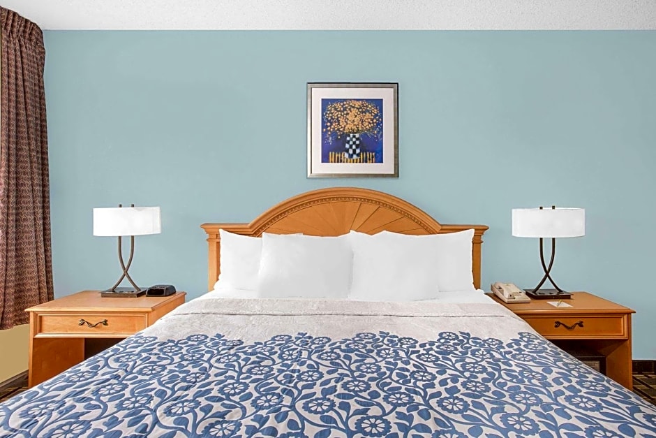 Days Inn by Wyndham Ruther Glen Kings Dominion Area