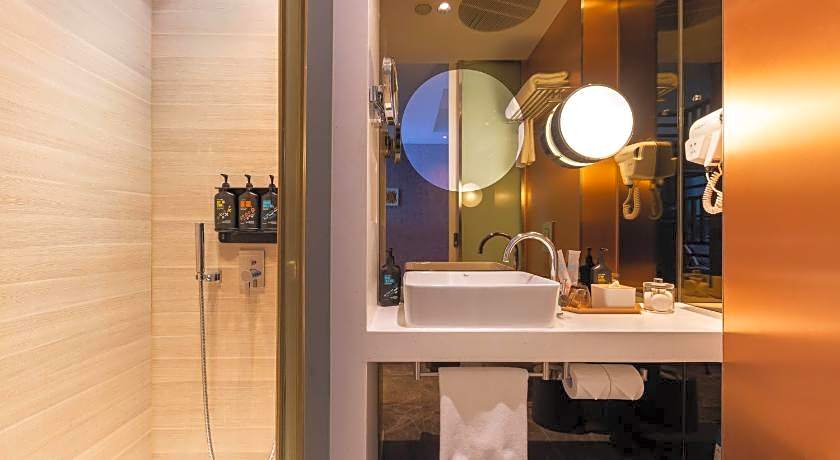 Dash Living on Queen's