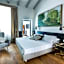 Soprarno Suites